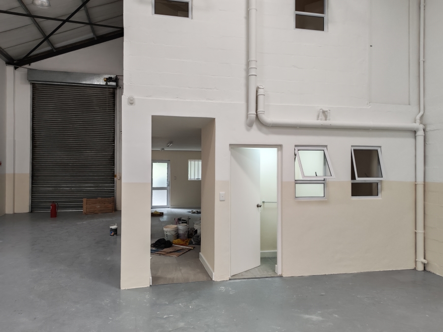 To Let Commercial Property for Rent in Asla Park Western Cape